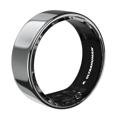 Ultrahuman Ring Air Space Silver in Nahaufnahme – smart ring elegantes Design mit 2,4 Gramm Gewicht