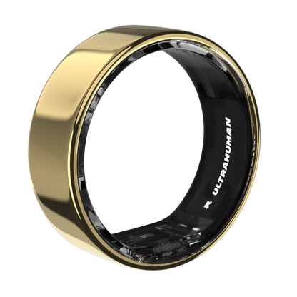 Ultrahuman Ring Air Bionic Gold in Nahaufnahme – smart ring elegantes Design mit 2,4 Gramm Gewicht