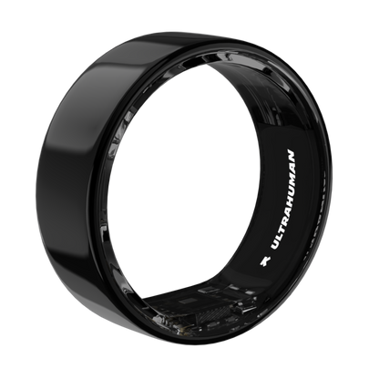 Ultrahuman Ring Air Aster Black in Nahaufnahme – smart ring elegantes Design mit 2,4 Gramm Gewicht