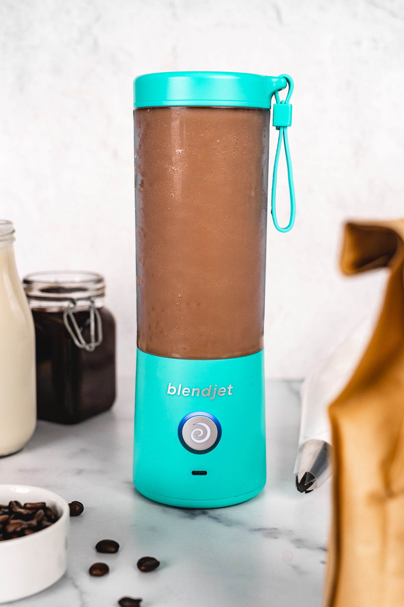 Blendjet2 the mixer for your favorite drinks on the go - Mint